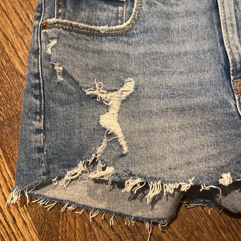 Abercrombie & Fitch “The Mom Short” Jean Shorts - Picture 3 of 8